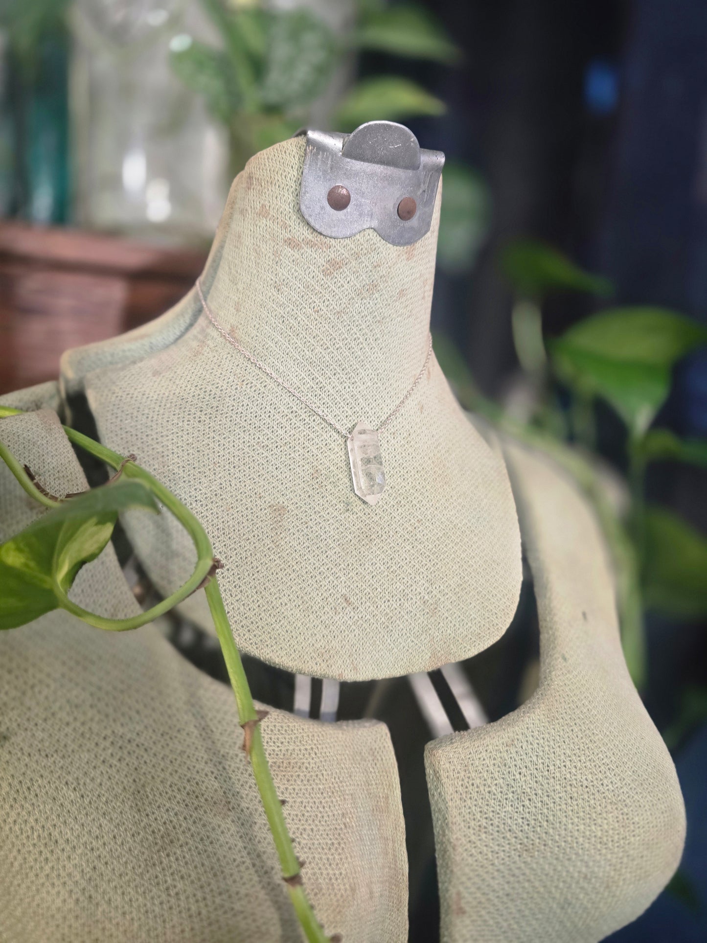Goddexx Quartz Necklace – III