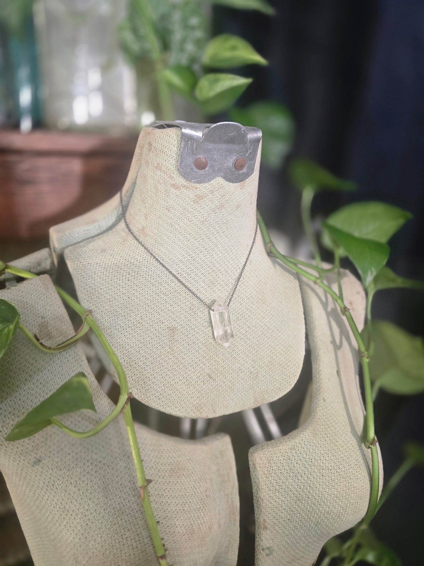 Goddexx Quartz Necklace – VI