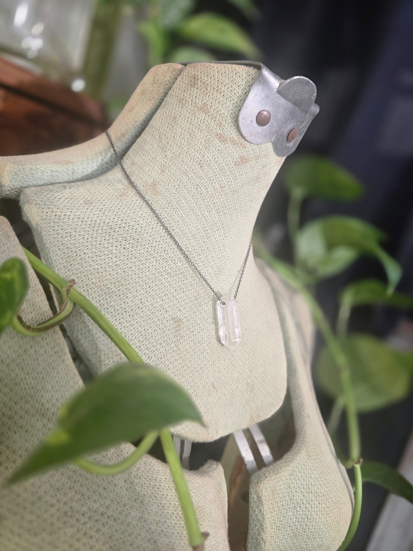 Goddexx Quartz Necklace – VI