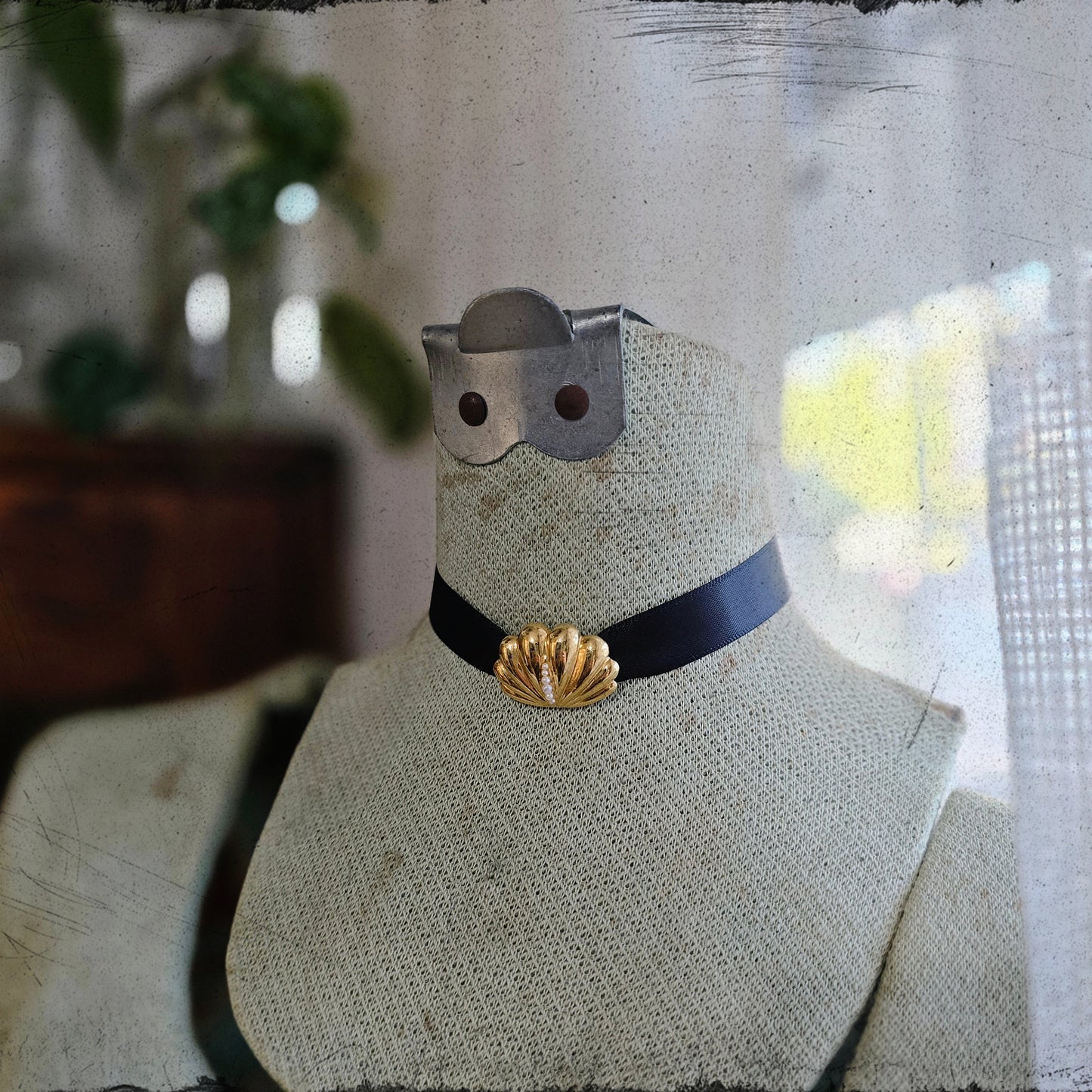 Vintage Shell Cameo Choker