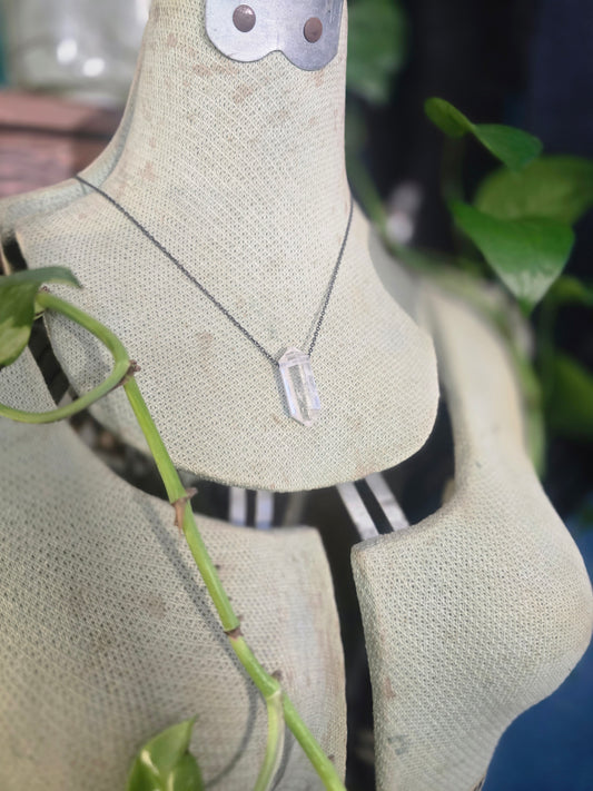 Goddexx Quartz Necklace  – II