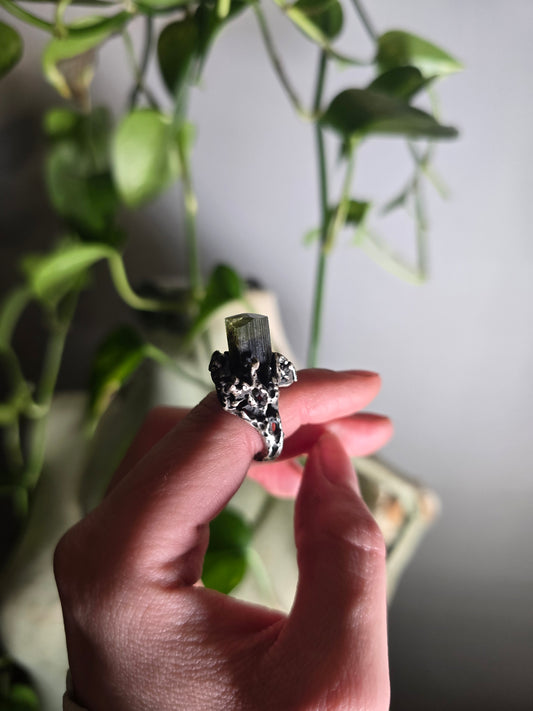 Black to Green Tourmaline Tower Ring