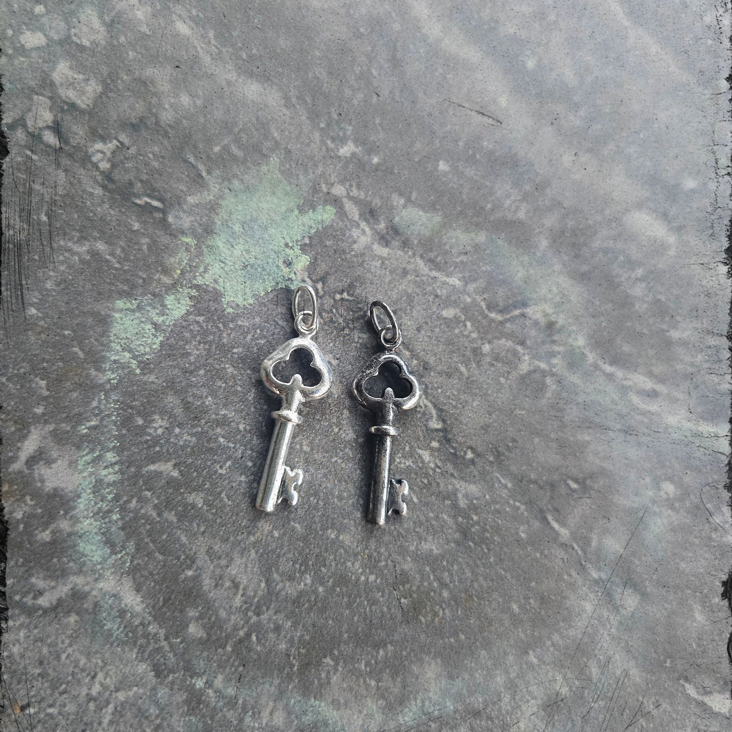 Clover Skeleton Key Charm