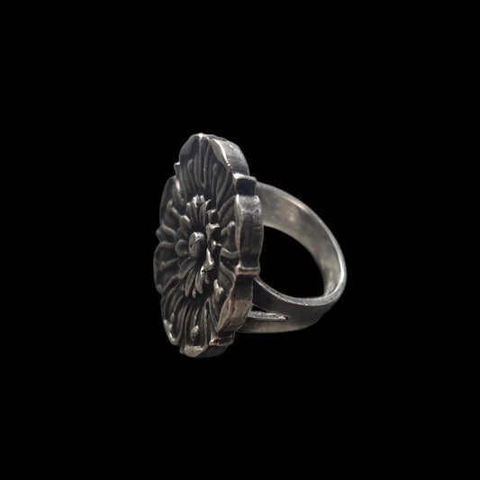 Chrysanthemum Ring