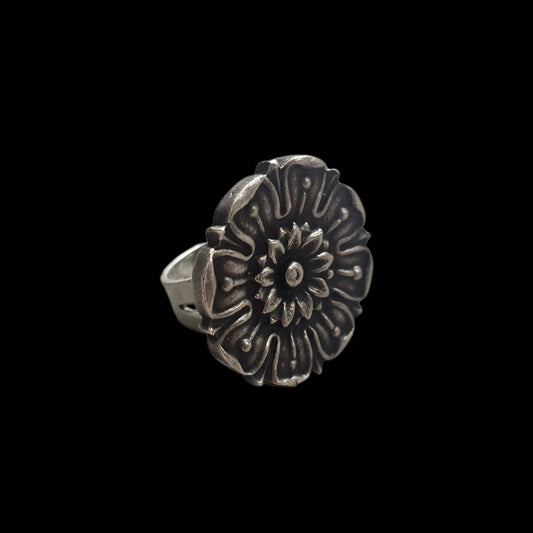 Chrysanthemum Ring