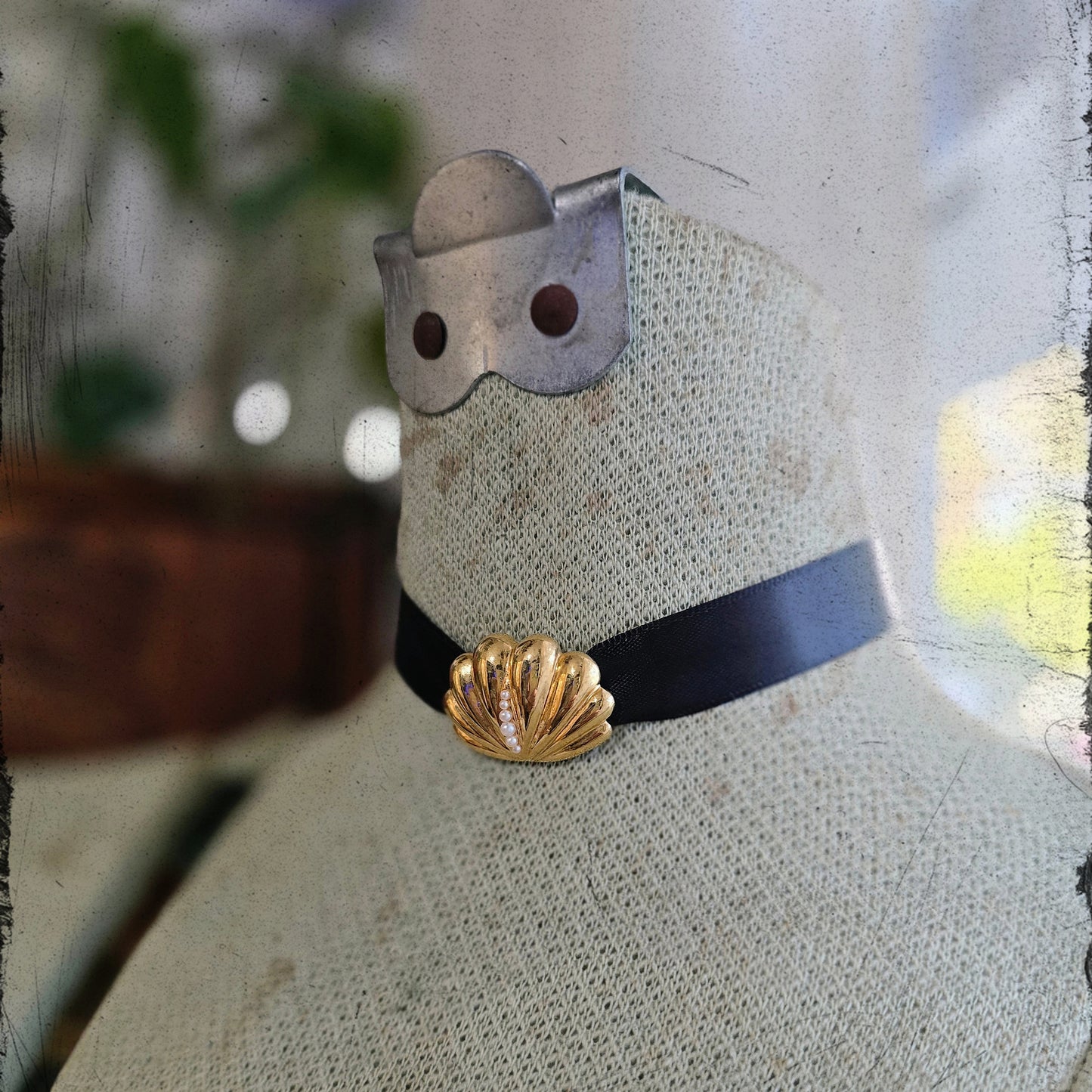 Vintage Shell Cameo Choker